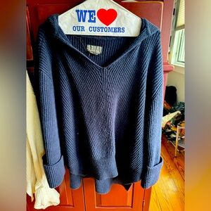 Comfy cotton sweater with hood